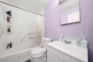 304 Sutherland Ln, Bloomingdale, IL 60108 - Photo 12