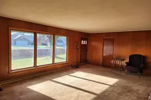 9225 N 2nd St, Machesney Park, IL 61115 - Photo 8