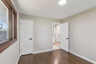 8853 W 97th Pl, Palos Hills, IL 60465 - Photo 16