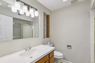 8853 W 97th Pl, Palos Hills, IL 60465 - Photo 26