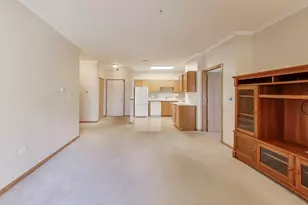 605 Barrington Ave, East Dundee, IL 60118 - Photo 6