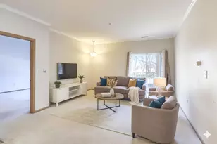 605 Barrington Ave, East Dundee, IL 60118 - Photo 4