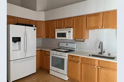 876 Stuarts Drive, Saint Charles, IL 60174 - Photo 4