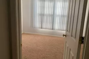 876 Stuarts Dr, Saint Charles, IL 60174 - Photo 6