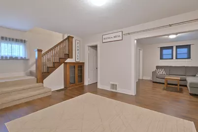 528 Woodlawn Avenue, Aurora, IL 60506 - Photo 10