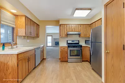 7709 W 158th Court, Orland Park, IL 60462 - Photo 8