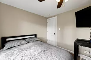 4042 W 89th Pl, Hometown, IL 60456 - Photo 12