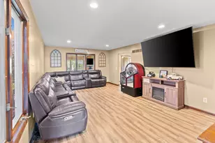 5180 E McArdle Rd, Coal City, IL 60416 - Photo 6