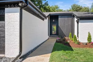 1666 Cloverdale Ave, Highland Park, IL 60035 - Photo 2
