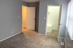 1387 S Glen Cir, Aurora, IL 60506 - Photo 8