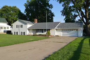 708 E Thompson St, Princeton, IL 61356 - Photo 2