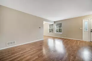 15 Tanwood Ct, Vernon Hills, IL 60061 - Photo 4