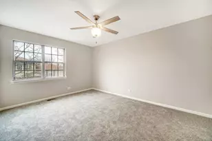 15 Tanwood Ct, Vernon Hills, IL 60061 - Photo 10