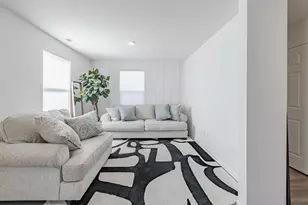 1050 E Oakton St, Des Plaines, IL 60018 - Photo 4