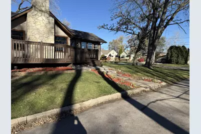554 Fremont Street, Woodstock, IL 60098 - Photo 2