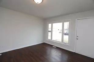 17306 Peach Grove Ln, Hazel Crest, IL 60429 - Photo 6