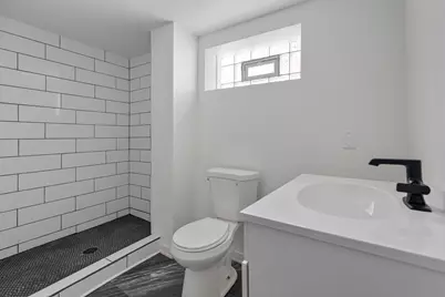 10437 S Eberhart Avenue, Chicago, IL 60628 - Photo 22