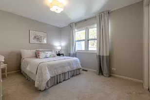 1622 E Greenwood Dr, Mount Prospect, IL 60056 - Photo 16