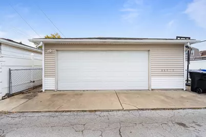 11305 S Central Park Avenue, Chicago, IL 60655 - Photo 2