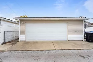 11305 S Central Park Ave, Chicago, IL 60655 - Photo 2