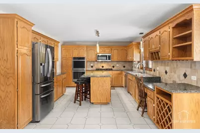 13124 W Beaver Lake Drive, Homer Glen, IL 60491 - Photo 10