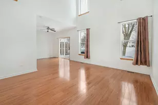 1529 Keystone Ct, Elgin, IL 60120 - Photo 2