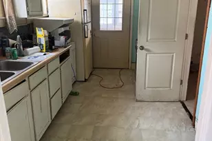 916 W Front St, Bloomington, IL 61701 - Photo 8