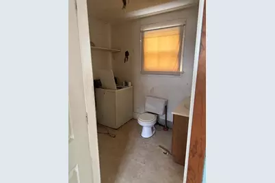 916 W Front Street, Bloomington, IL 61701 - Photo 10