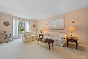 2575 River Woods Dr, Naperville, IL 60565 - Photo 4