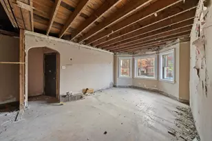 8103 S Clyde Ave, Chicago, IL 60617 - Photo 10