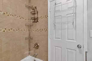 8005 S Blackstone Ave, Chicago, IL 60619 - Photo 12