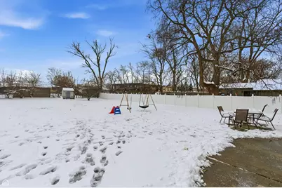 7811 W 102nd Street, Palos Hills, IL 60465 - Photo 4