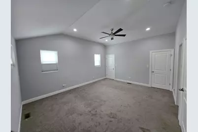 7716 S Paxton Avenue, Chicago, IL 60649 - Photo 14