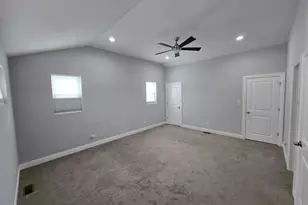 7716 S Paxton Ave, Chicago, IL 60649 - Photo 14