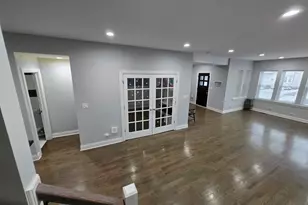 7716 S Paxton Ave, Chicago, IL 60649 - Photo 10