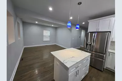 7716 S Paxton Avenue, Chicago, IL 60649 - Photo 4