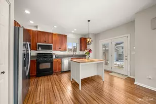 2455 Montclair Ln, Montgomery, IL 60538 - Photo 2