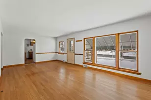 7824 W 66th Pl, Bedford Park, IL 60501 - Photo 6