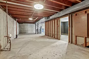 30W162 Claymore Ln, Naperville, IL 60563 - Photo 18