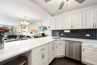 525 W Hawthorne Place #2606, Chicago, IL 60657 - Photo 12