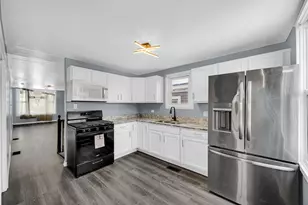 554 Douglas Ave, Calumet City, IL 60409 - Photo 8