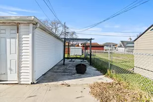 7624 Lockwood Ave, Burbank, IL 60459 - Photo 24