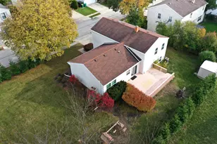 1327 Larchmont Dr, Buffalo Grove, IL 60089 - Photo 34