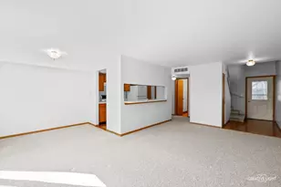 7419 Canterbury Pl, Downers Grove, IL 60516 - Photo 6