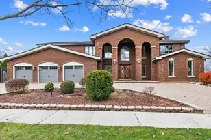 1202 W Surrey Rd, Addison, IL 60101 - Photo 2