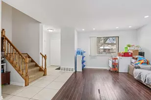 1637 Tahoe Cir Dr, Wheeling, IL 60090 - Photo 2