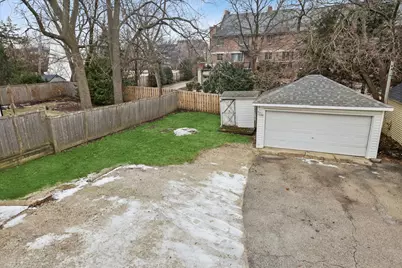 609 1st Street, Libertyville, IL 60048 - Photo 18