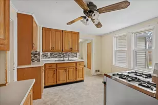 609 1st St, Libertyville, IL 60048 - Photo 6