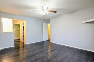 2310 N Enlund Dr, Palatine, IL 60074 - Photo 12