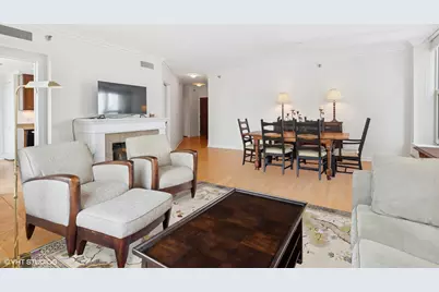 25 E Superior Street #2405, Chicago, IL 60611 - Photo 6